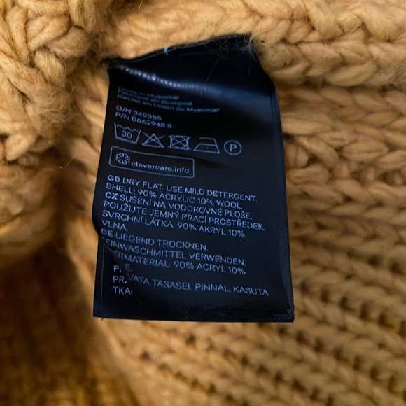 H&M Mustard Golden Yellow Chunky Knit Cropped Turtleneck Sweater - Picture 4 of 6